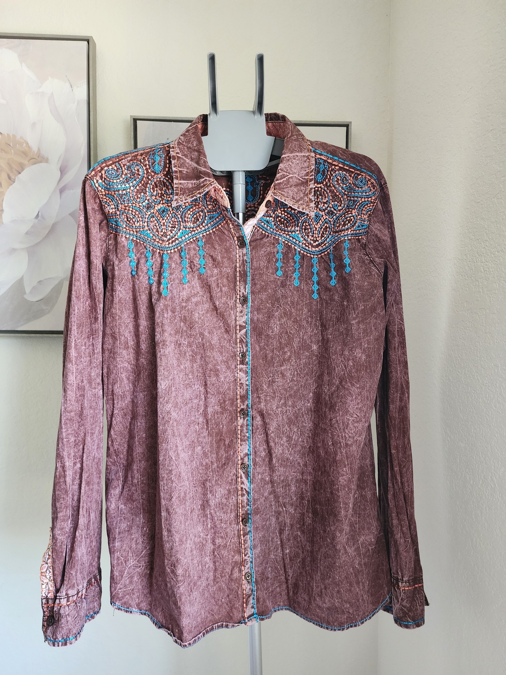 Embroidered Western-Style Button-Up Shirt in Dusty Rose with Turquoise Accents